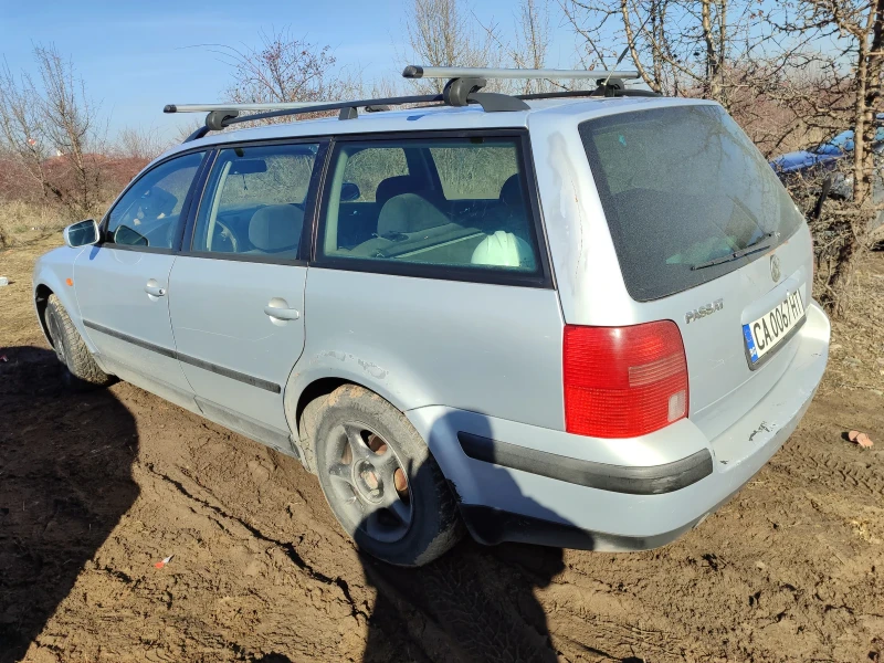 VW Passat, снимка 1 - Автомобили и джипове - 48847614