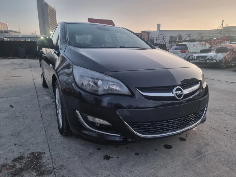 Opel Astra 1.7CDTI СЕДАН КОЖА КЛИМАТРОНИК, снимка 4 - Автомобили и джипове - 49248045