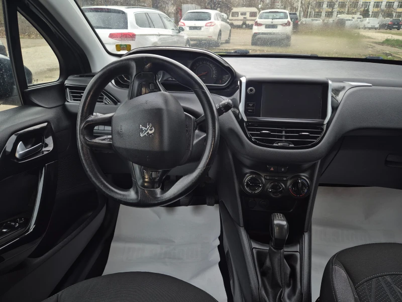 Peugeot 208 1.2 Бензин , снимка 9 - Автомобили и джипове - 49511554