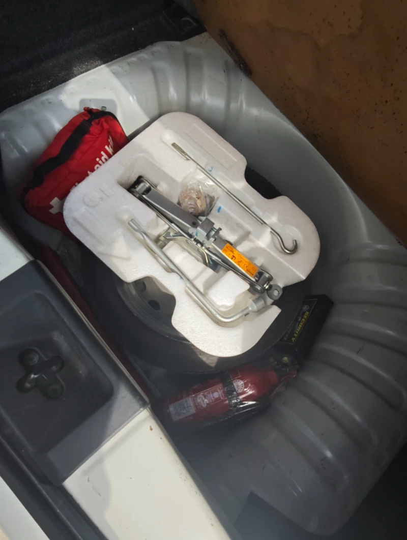 Nissan Micra 1.2, снимка 14 - Автомобили и джипове - 51908810