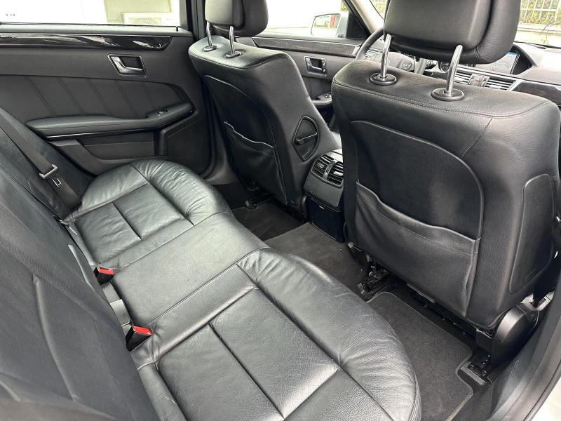 Mercedes-Benz E 350 Keyless * Мъртва точка * Night Vision * Подгрев, снимка 10 - Автомобили и джипове - 52556414
