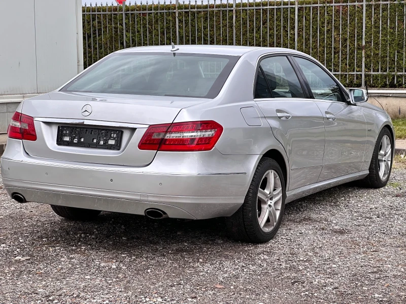 Mercedes-Benz E 350 Keyless * Мъртва точка * Night Vision * Подгрев, снимка 4 - Автомобили и джипове - 52556414