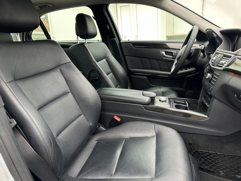 Mercedes-Benz E 350 Keyless * Мъртва точка * Night Vision * Подгрев, снимка 11 - Автомобили и джипове - 52556414
