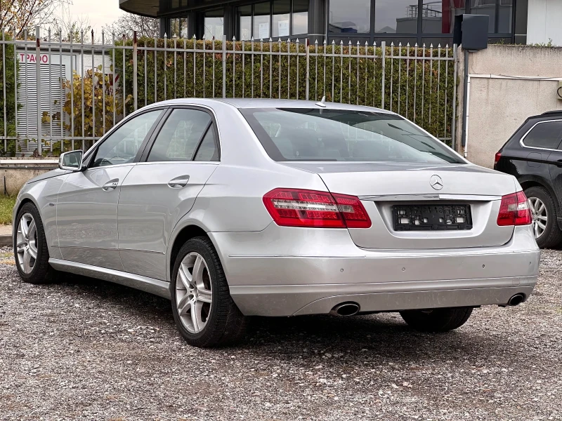 Mercedes-Benz E 350 Keyless * Мъртва точка * Night Vision * Подгрев, снимка 5 - Автомобили и джипове - 52556414