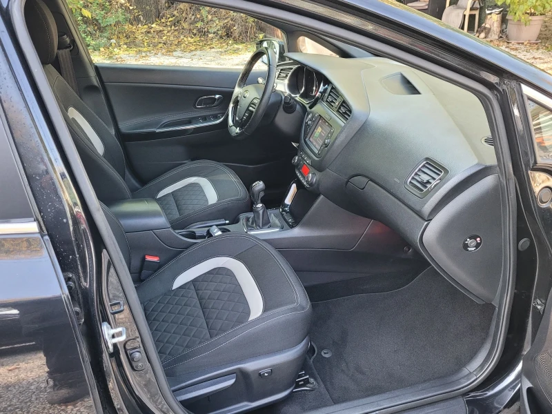 Kia Ceed 1.6 CRDI GT LINE, снимка 8 - Автомобили и джипове - 52153734