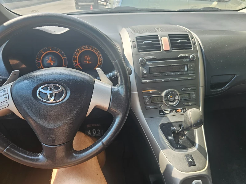 Toyota Auris 1.4 D4D Avtomat, снимка 8 - Автомобили и джипове - 52434498
