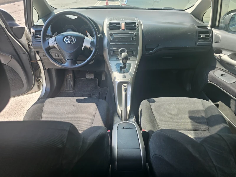 Toyota Auris 1.4 D4D Avtomat, снимка 6 - Автомобили и джипове - 52434498