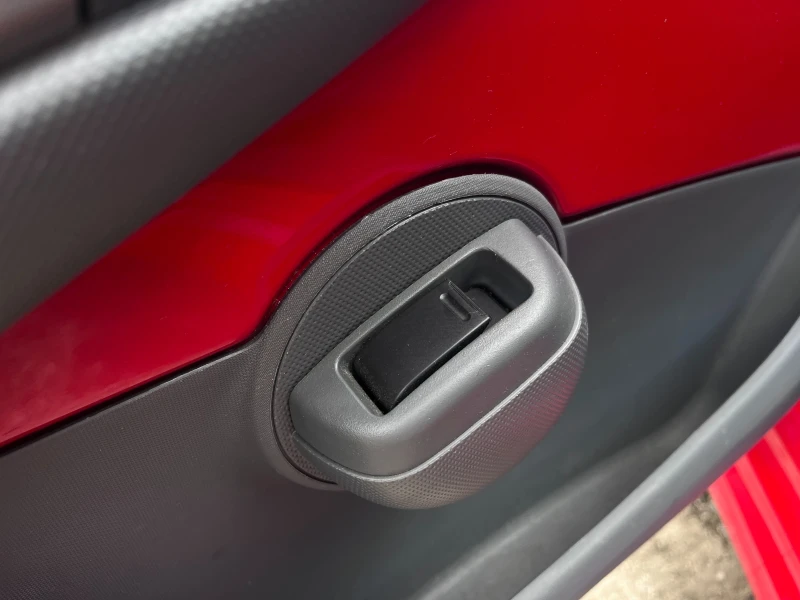 Peugeot 107 Aвтоматик + Климатик, снимка 17 - Автомобили и джипове - 52486285