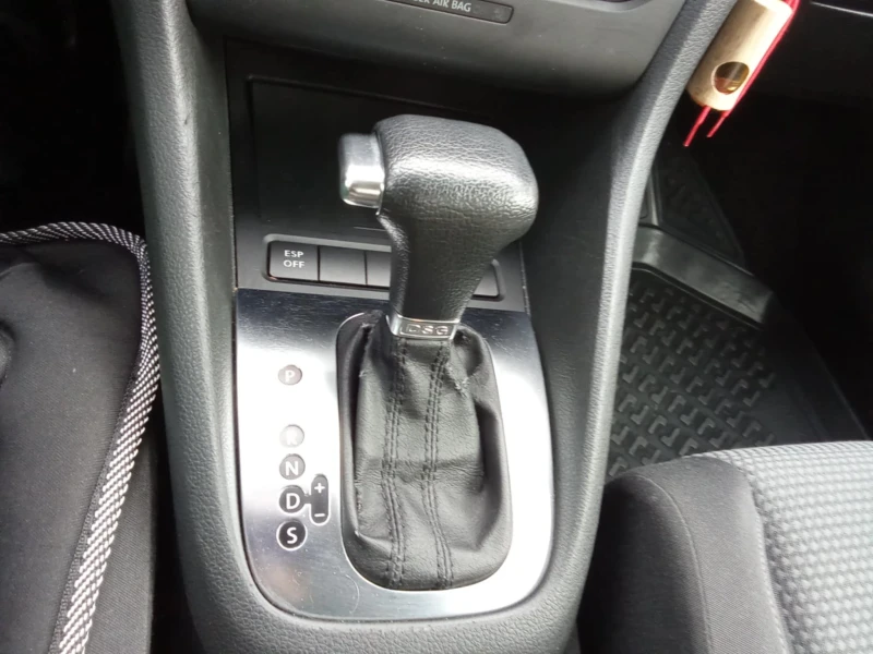 VW Golf, снимка 5 - Автомобили и джипове - 52775975