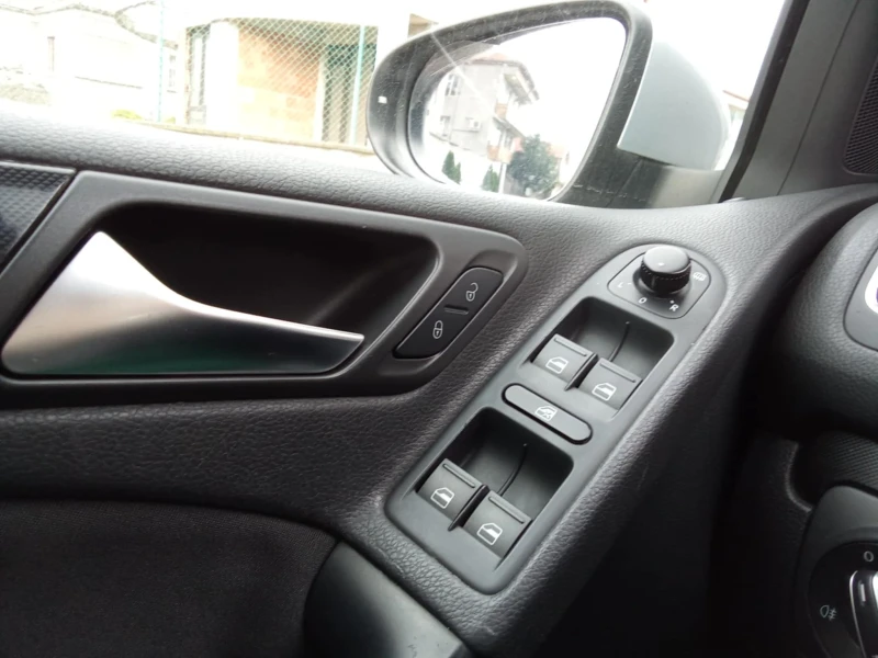 VW Golf, снимка 7 - Автомобили и джипове - 52775975
