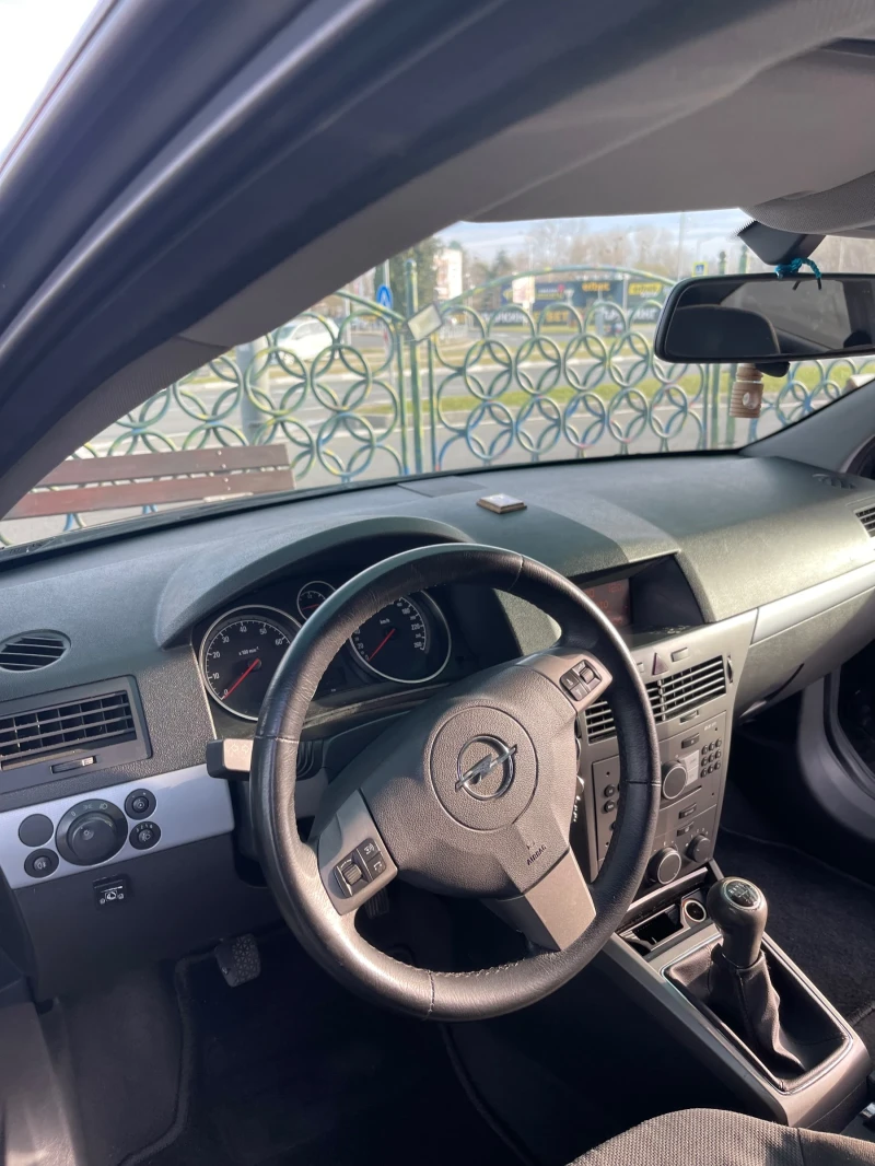 Opel Astra, снимка 9 - Автомобили и джипове - 53000573