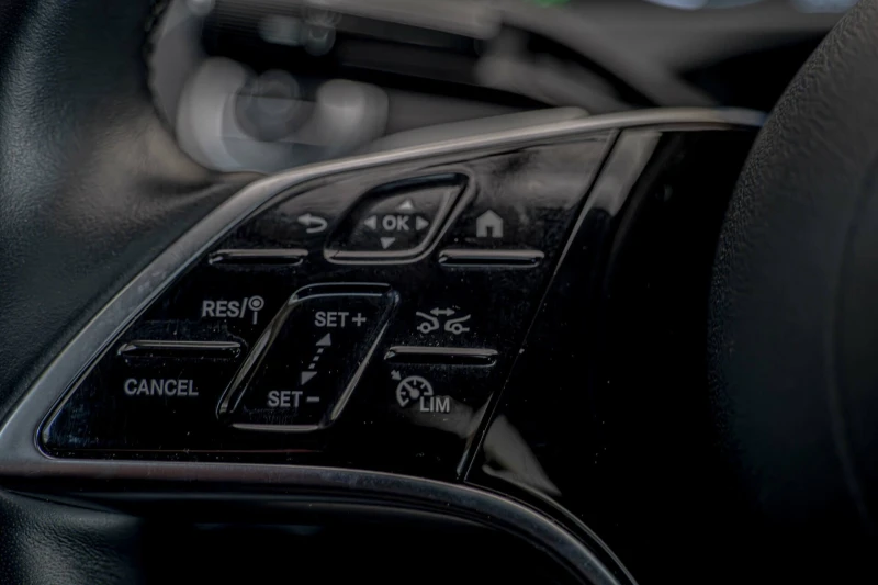 Mercedes-Benz E 220 d/Avantgarde/Virtual/Панорама/MBUX/Pre-Safe/Therma, снимка 10 - Автомобили и джипове - 53272898