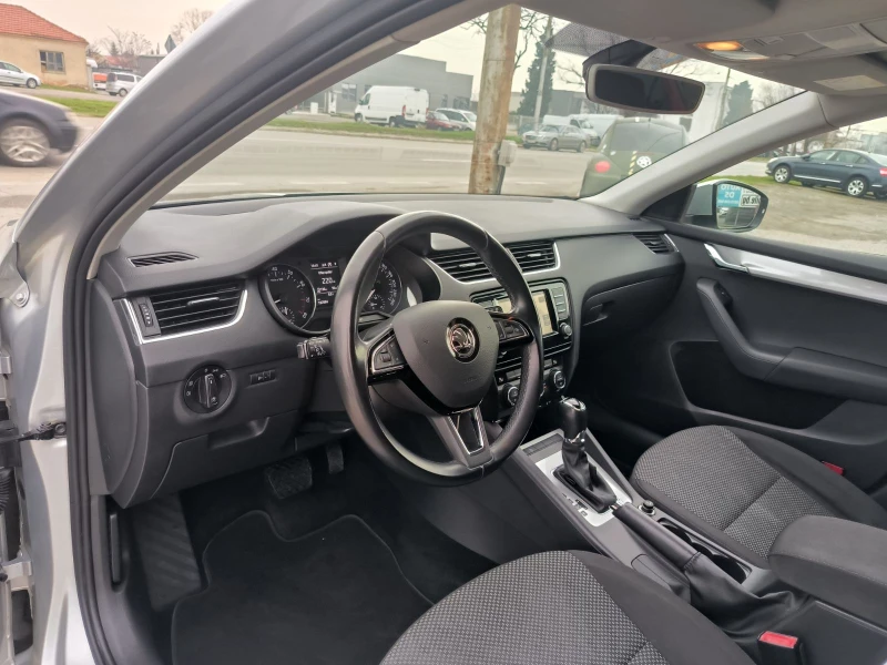 Skoda Octavia 1.4i-G-tec-Navi-Automat-Euro-6B, снимка 12 - Автомобили и джипове - 53452364