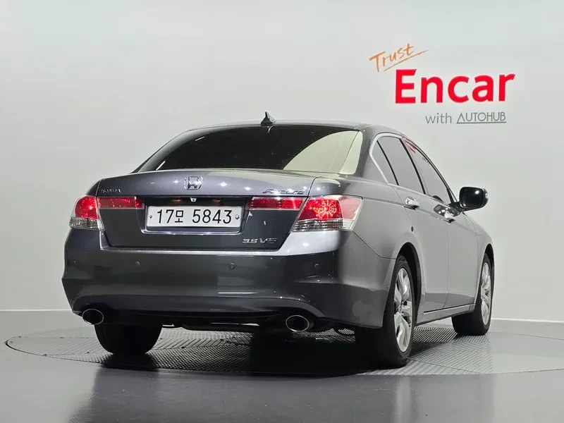 Honda Accord 3.5 8Th Generation, снимка 4 - Автомобили и джипове - 55948570