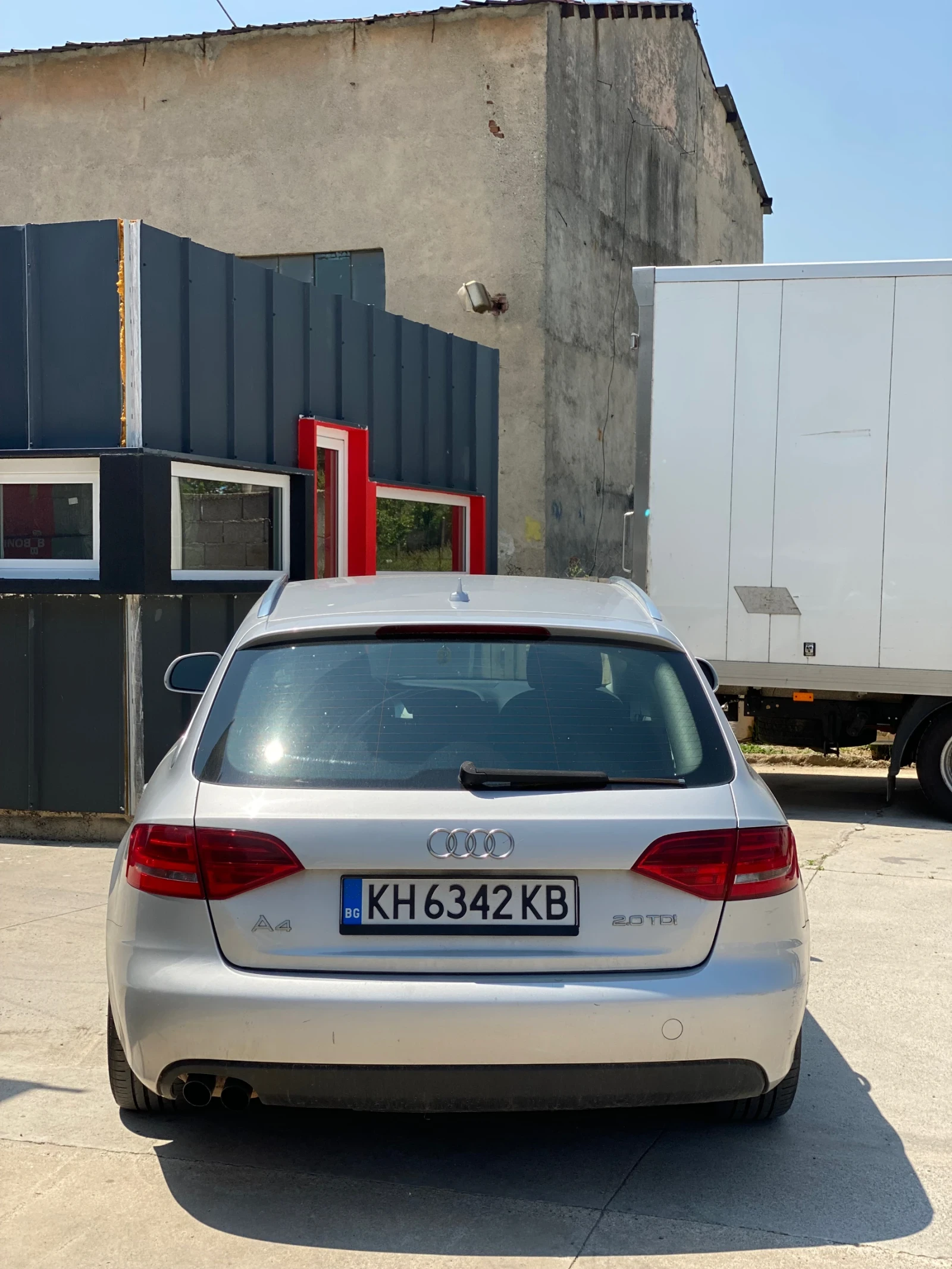 Audi A4 2.0TDI LED NAVI РЕГИСТРИРАН - изображение 3