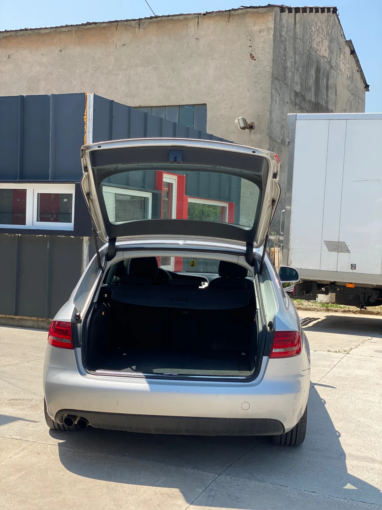 Audi A4 2.0TDI LED NAVI РЕГИСТРИРАН - изображение 6