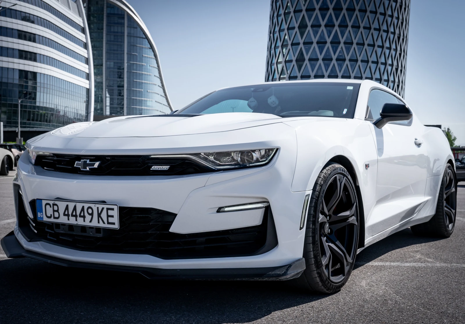Chevrolet Camaro * V8 * 2SS + 1LE * Summit White (CARFAX) * АвтоКре | Mobile.bg — изображение 1