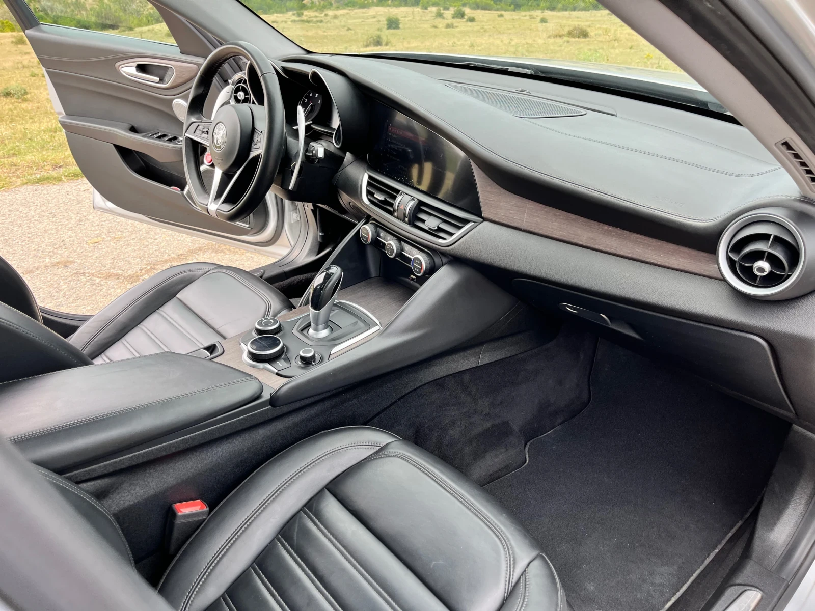 Alfa Romeo Giulia 2.0 Q4 - изображение 7