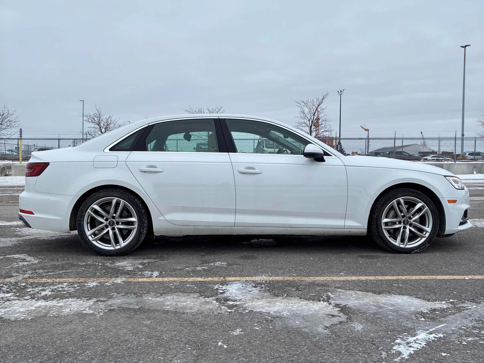 Audi A4 TECHNIK * * CARFAX * * АВТО КРЕДИТ * *  - изображение 3