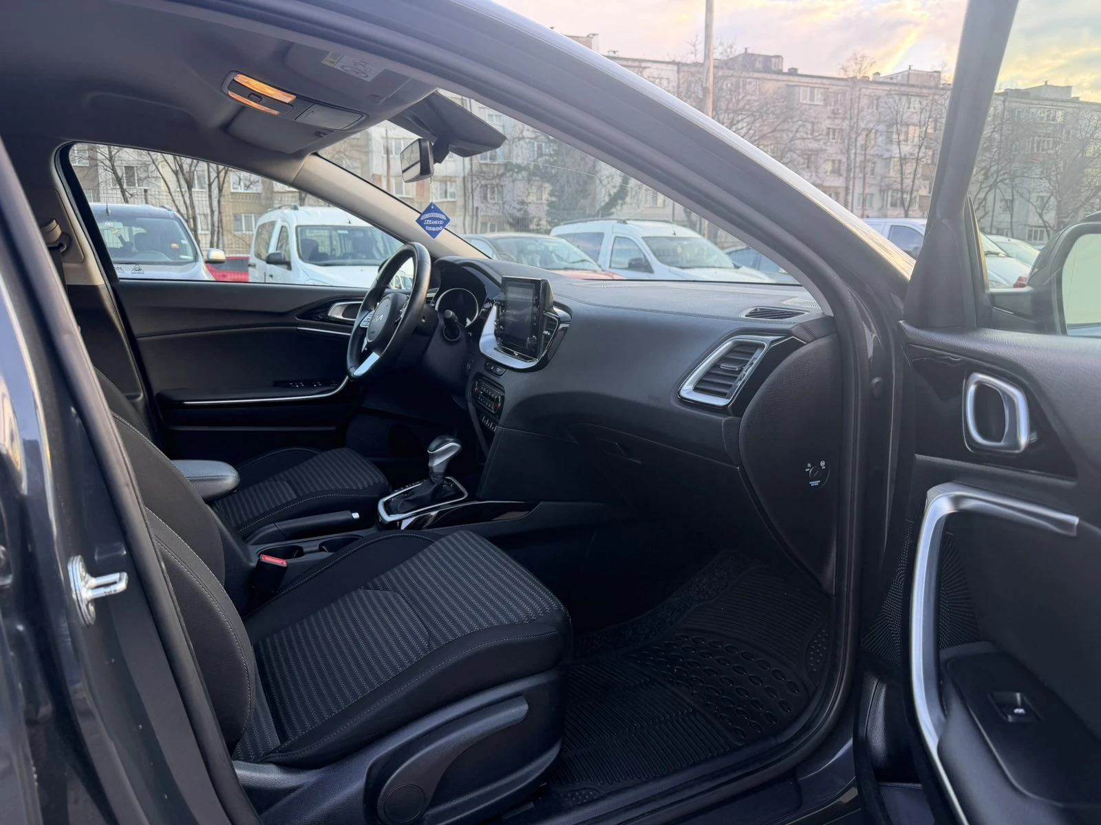 Kia Ceed 1.5T-GDI /LPG/160k.c., снимка 10 - Автомобили и джипове - 54124536