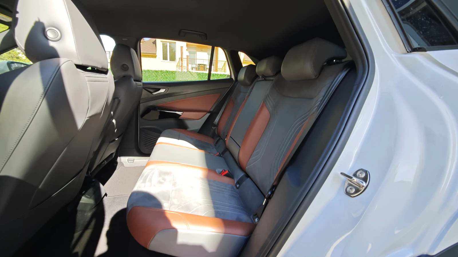 VW ID.4 Business , снимка 11 - Автомобили и джипове - 54560930