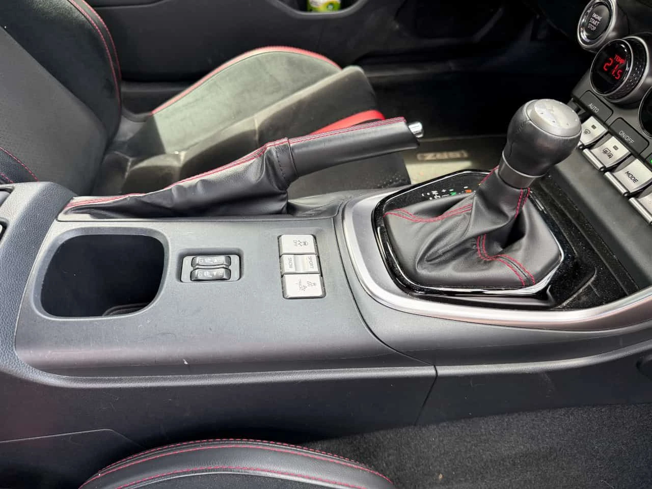 Subaru BRZ | Sport tech | ПОДГРЕВ | АЛКАНТАРА | CARFAX | , снимка 13 - Автомобили и джипове - 55014688