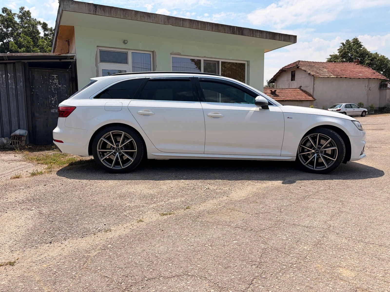 Audi A4 3.0TDI 3xS-Line Quattro MATRIXX, снимка 2 - Автомобили и джипове - 55141449
