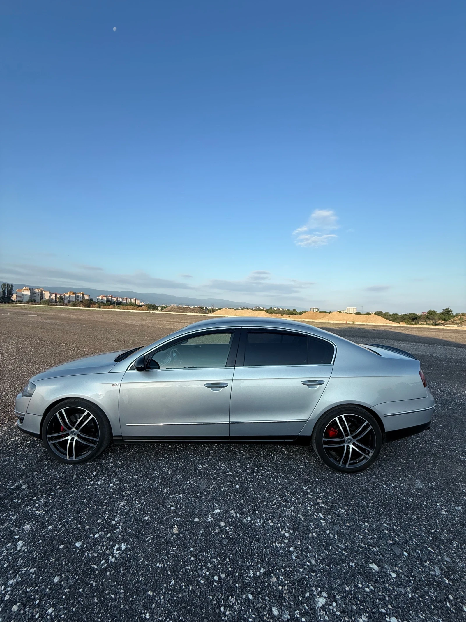 VW Passat 2.0 TDI , снимка 2 - Автомобили и джипове - 55168100