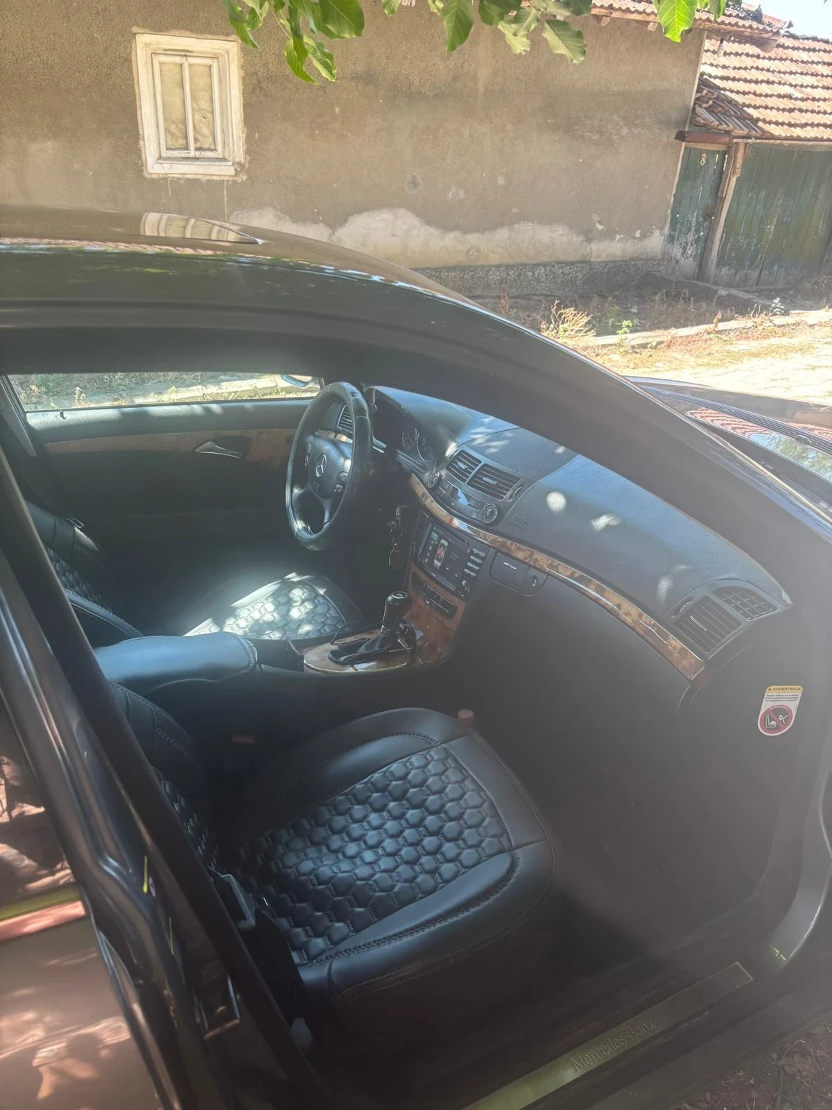 Mercedes-Benz E 280, снимка 3 - Автомобили и джипове - 55191846