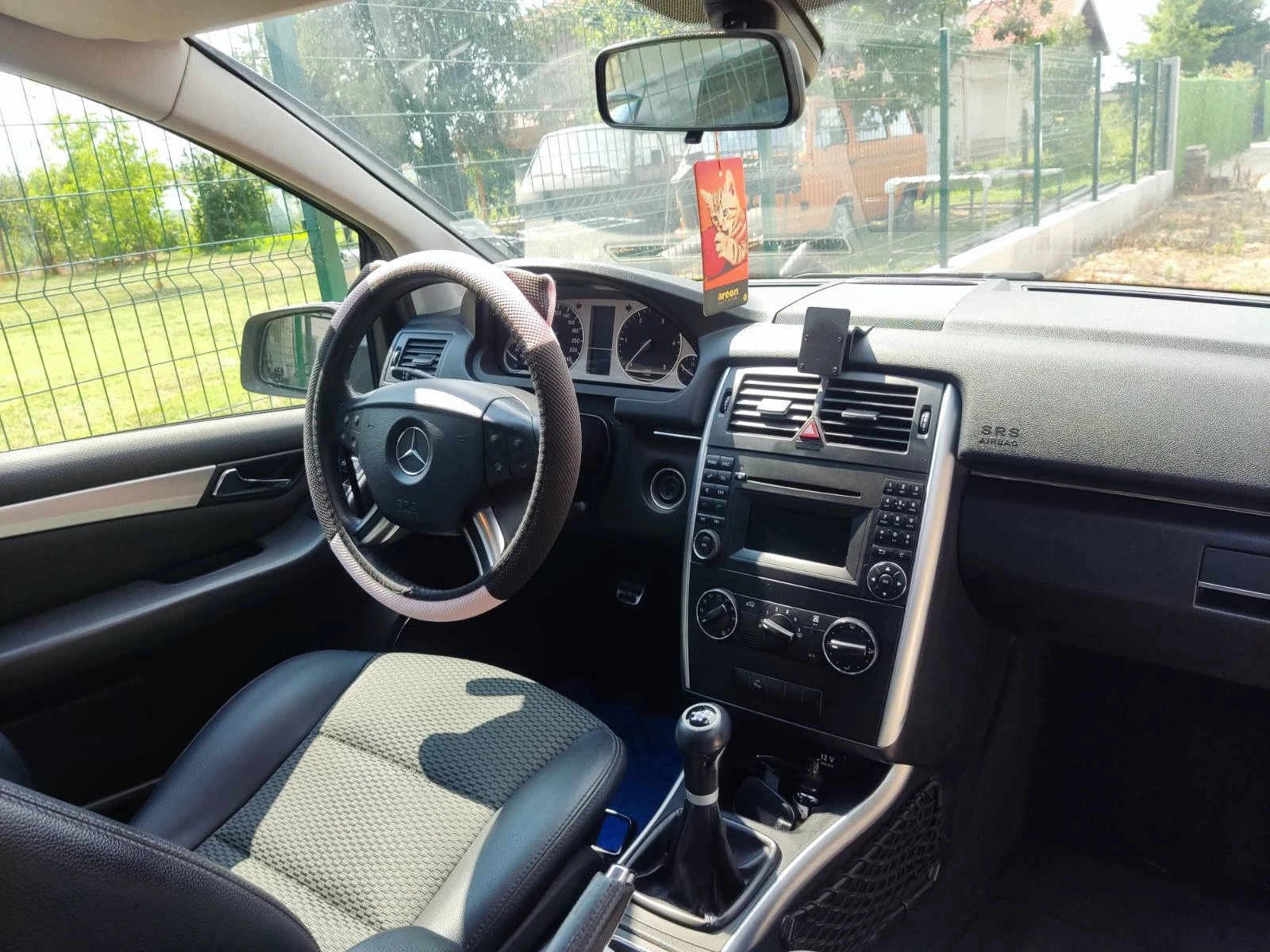 Mercedes-Benz B 180, снимка 5 - Автомобили и джипове - 55366015
