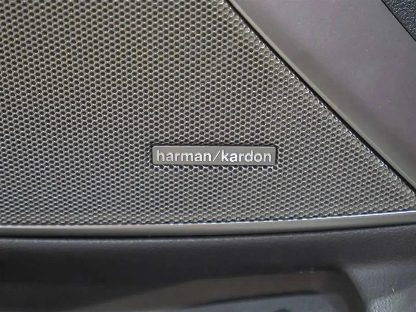 BMW 340 xDrive Premium ЦЕНА ДО БЪЛГАРИЯ АВТОКРЕДИТ, снимка 17 - Автомобили и джипове - 55565888