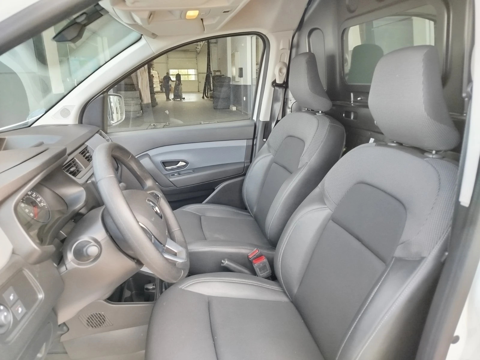 Renault Express 1.5 Blue dCi/75к.с., снимка 16 - Автомобили и джипове - 55942244