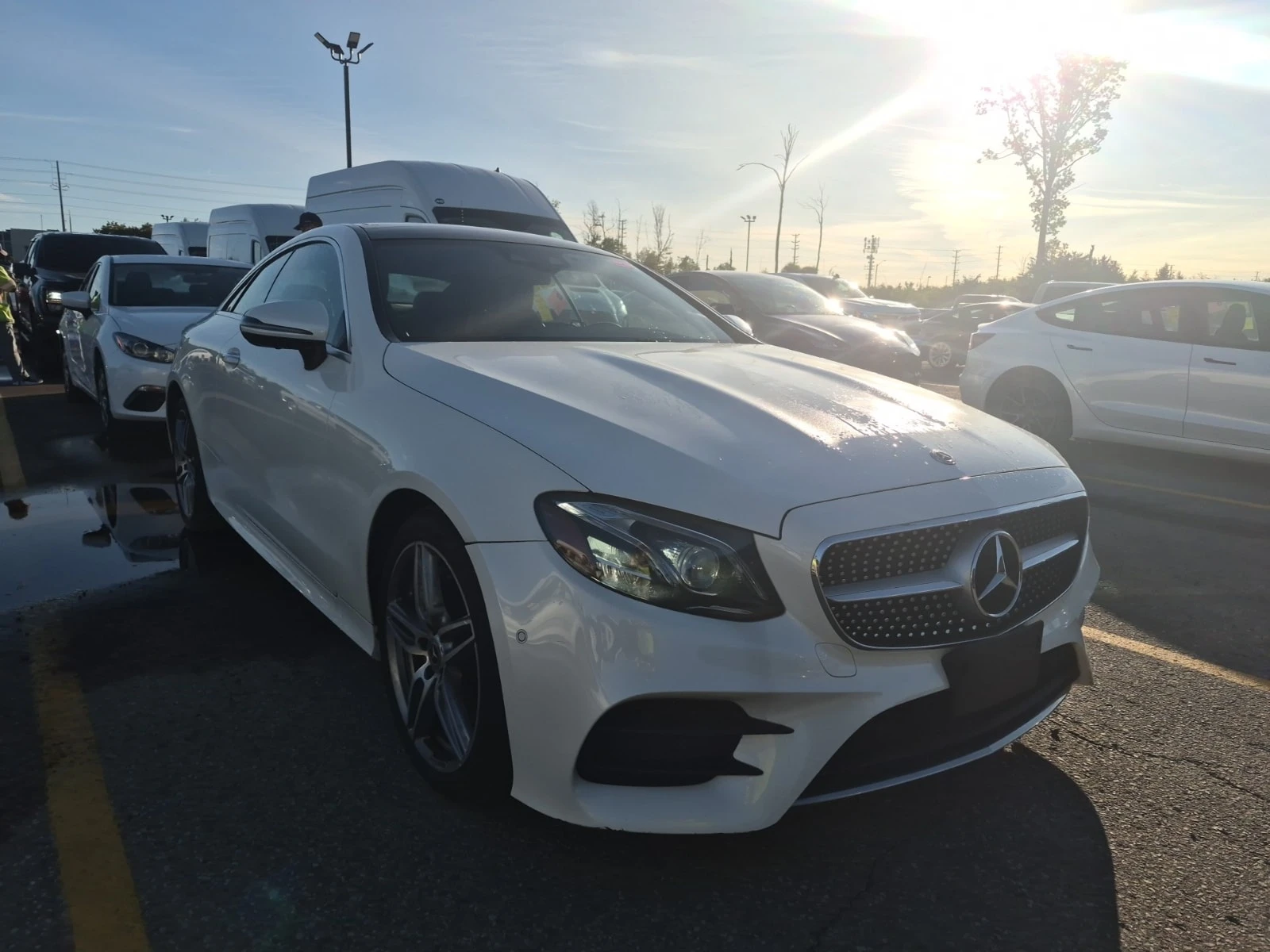 Mercedes-Benz E 400 * CARFAX * БЕЗ ПЪРВОНАЧАЛНА ВНОСКА, снимка 2 - Автомобили и джипове - 56023325