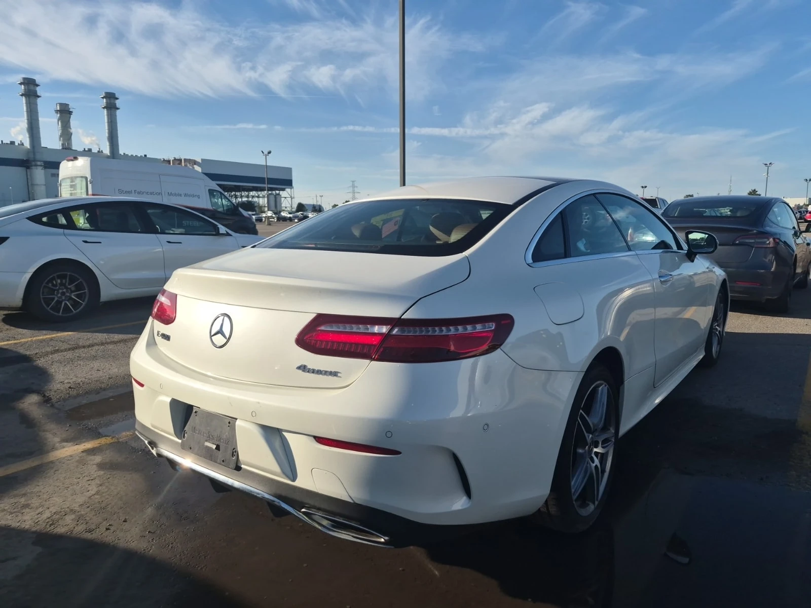Mercedes-Benz E 400 * CARFAX * БЕЗ ПЪРВОНАЧАЛНА ВНОСКА, снимка 3 - Автомобили и джипове - 56023325