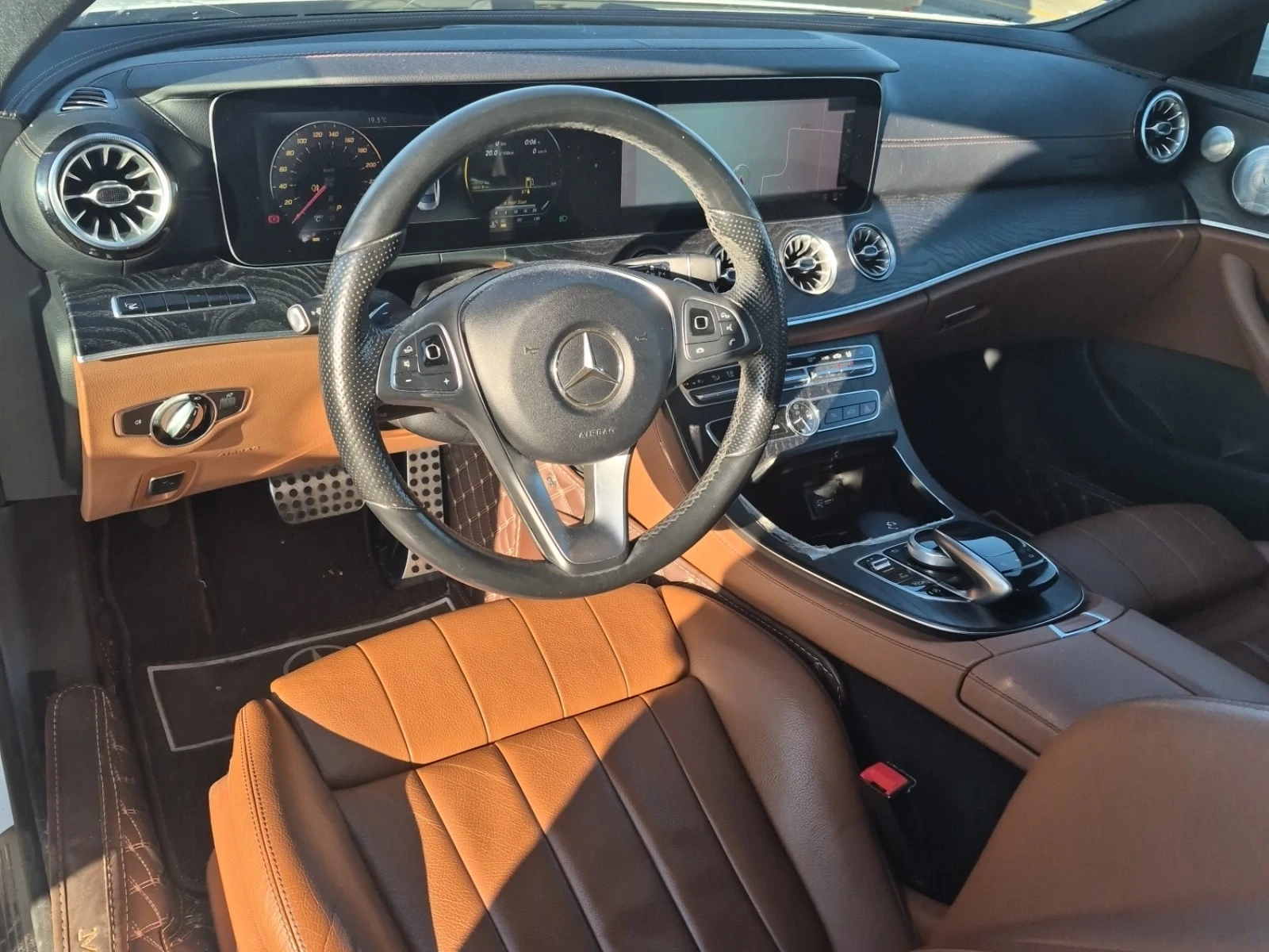 Mercedes-Benz E 400 * CARFAX * БЕЗ ПЪРВОНАЧАЛНА ВНОСКА, снимка 10 - Автомобили и джипове - 56023325