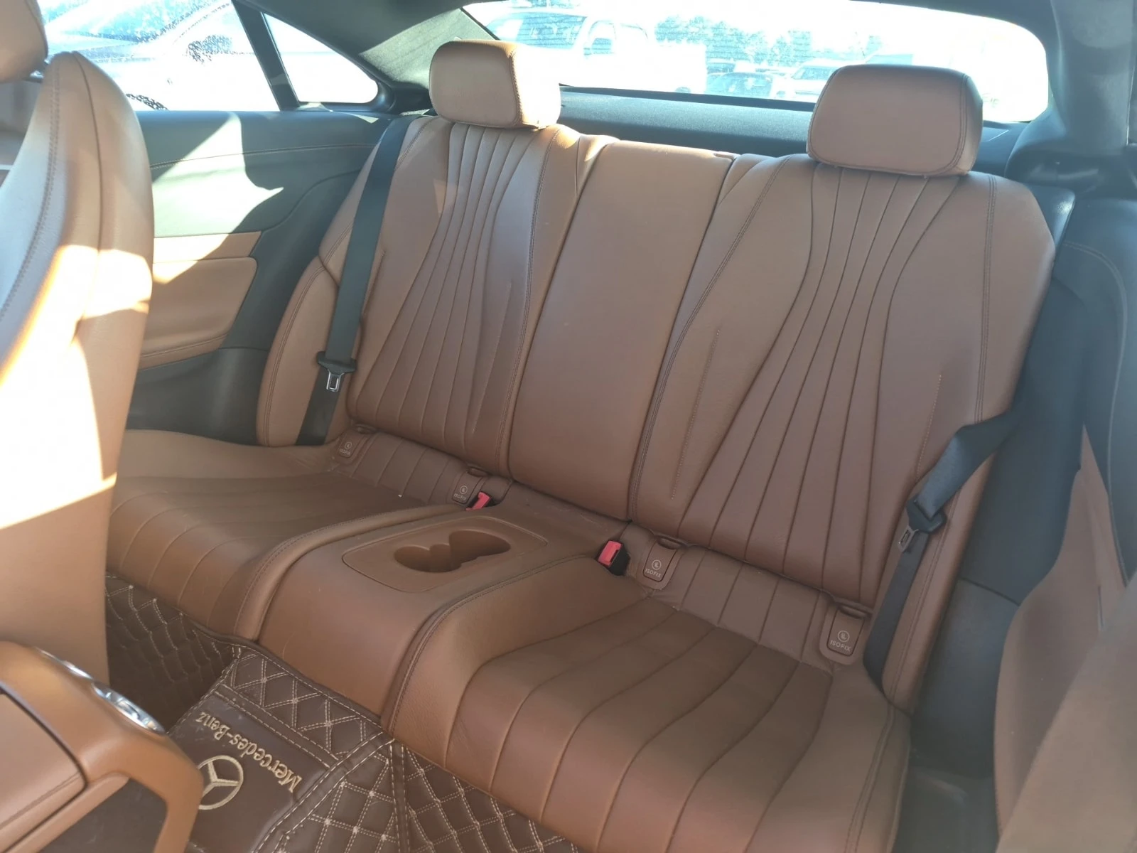 Mercedes-Benz E 400 * CARFAX * БЕЗ ПЪРВОНАЧАЛНА ВНОСКА, снимка 12 - Автомобили и джипове - 56023325