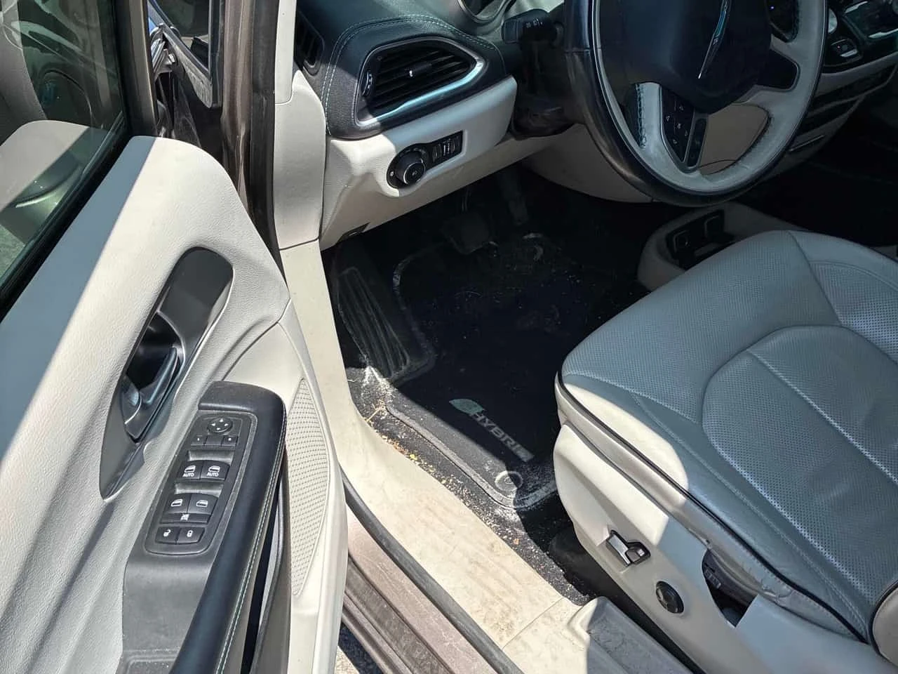 Chrysler Pacifica * Platinum * АВТОКРЕДИТ БЕЗ ПЪРВОНАЧАЛНА ВНОСКА* , снимка 5 - Автомобили и джипове - 56238690