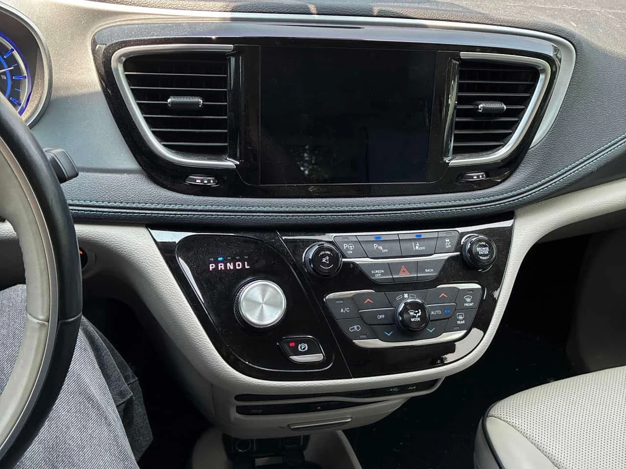 Chrysler Pacifica * Platinum * АВТОКРЕДИТ БЕЗ ПЪРВОНАЧАЛНА ВНОСКА* , снимка 9 - Автомобили и джипове - 56238690