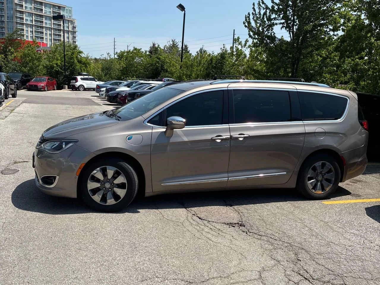 Chrysler Pacifica * Platinum * АВТОКРЕДИТ БЕЗ ПЪРВОНАЧАЛНА ВНОСКА* , снимка 2 - Автомобили и джипове - 56238690
