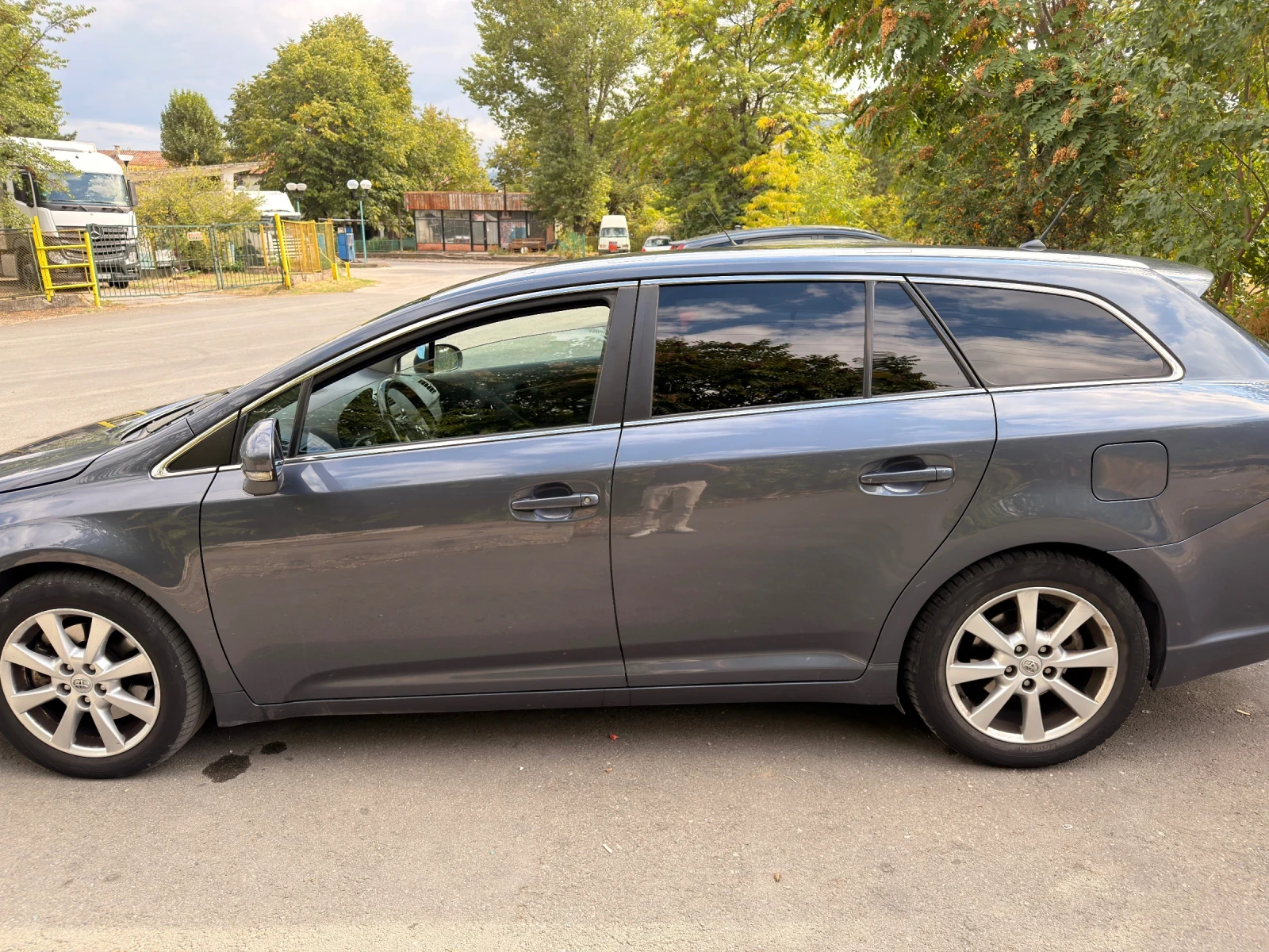 Toyota Avensis, снимка 4 - Автомобили и джипове - 56324583