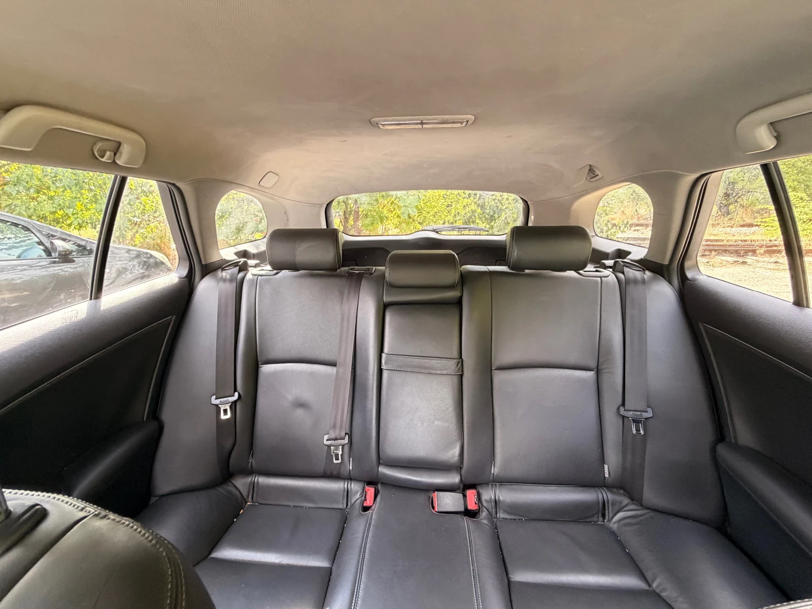 Toyota Avensis, снимка 11 - Автомобили и джипове - 56324583