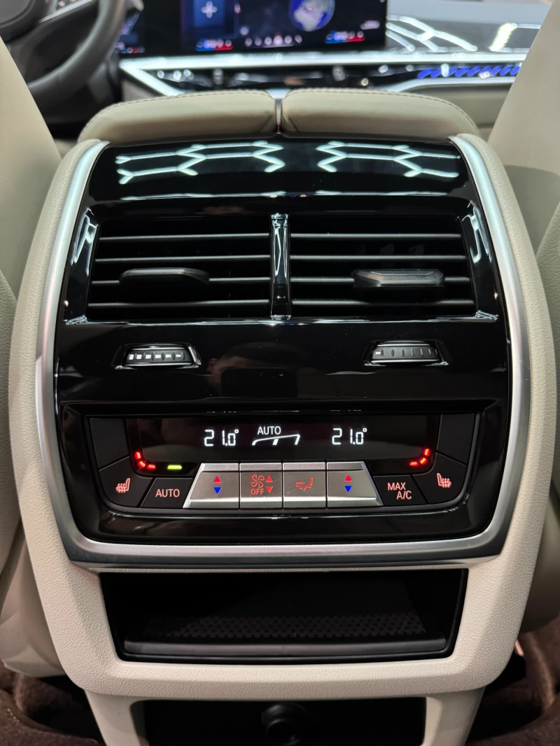 BMW X6 M60i xDrive M PACKET * SWAROVSKI* FULL Екстри* B&W, снимка 6 - Автомобили и джипове - 51672918