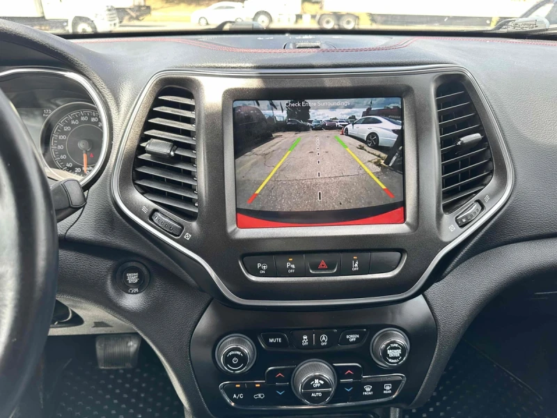 Jeep Cherokee Trailhawk* KEYLESS* PANO* НАВИ* ПОДГРЕВ, снимка 14 - Автомобили и джипове - 53489212