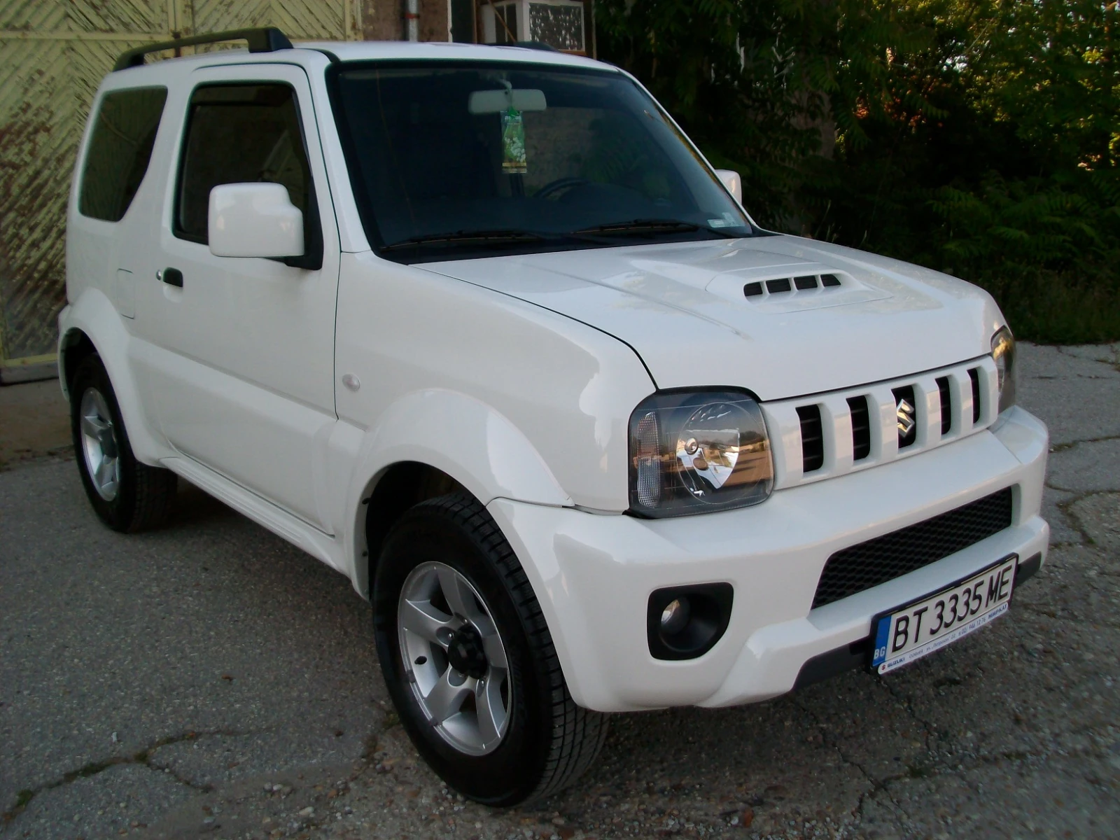 Suzuki Jimny 1.3i 85 000 km 4x4 Klimatik KATO NOVO  - изображение 3
