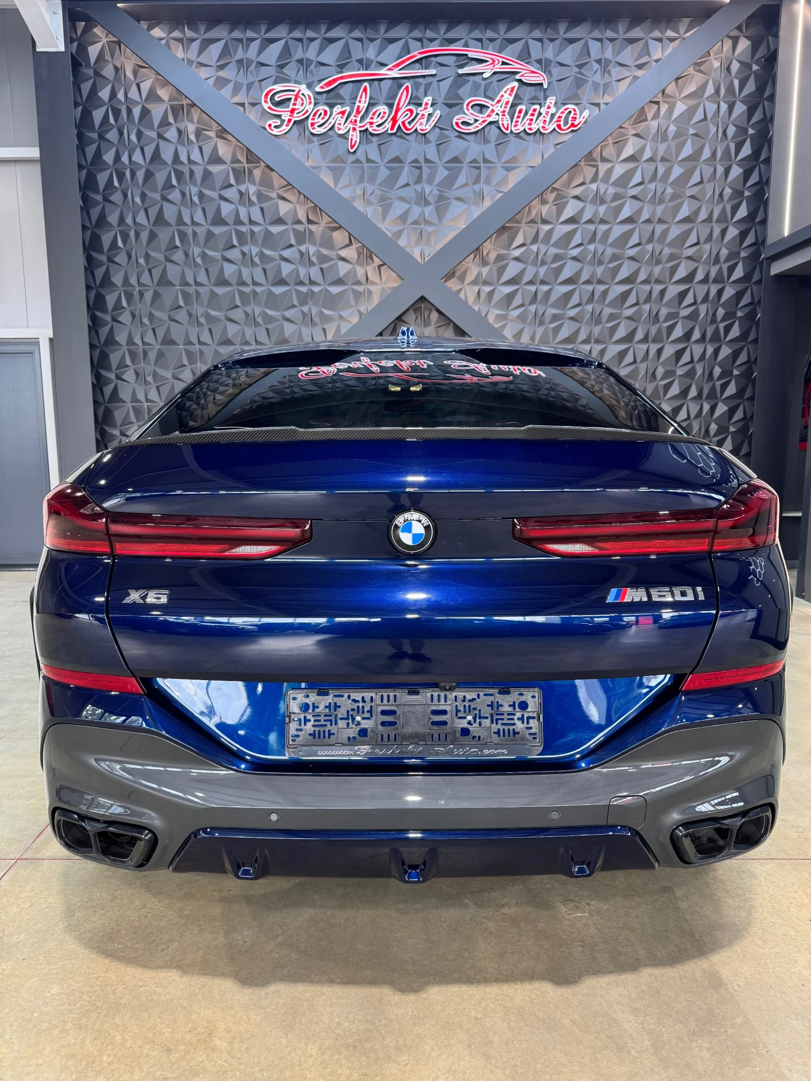 BMW X6 M60i xDrive M PACKET * SWAROVSKI* FULL Екстри* B&W - изображение 4