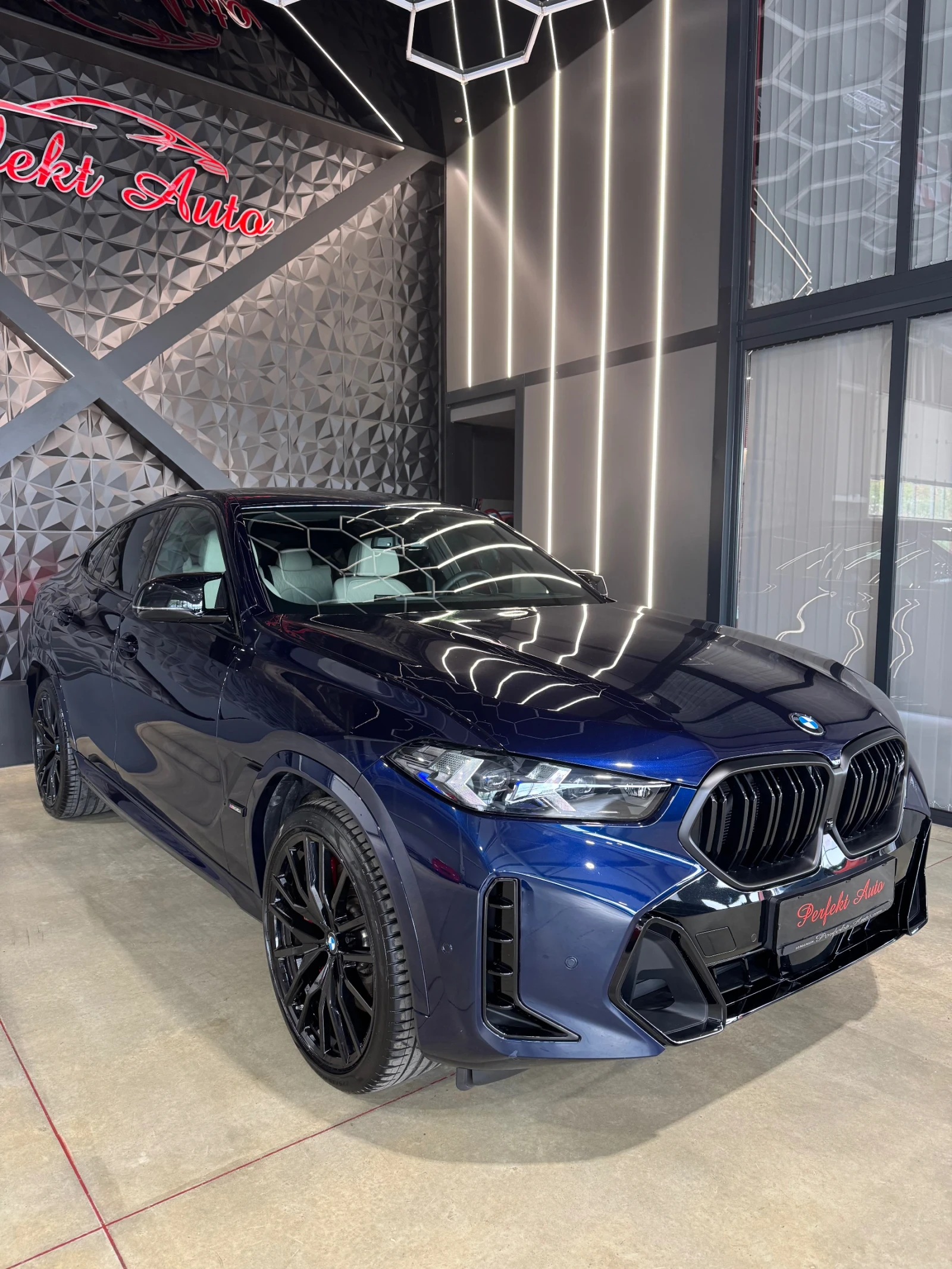 BMW X6 M60i xDrive M PACKET * SWAROVSKI* FULL * B&W | Mobile.bg   1