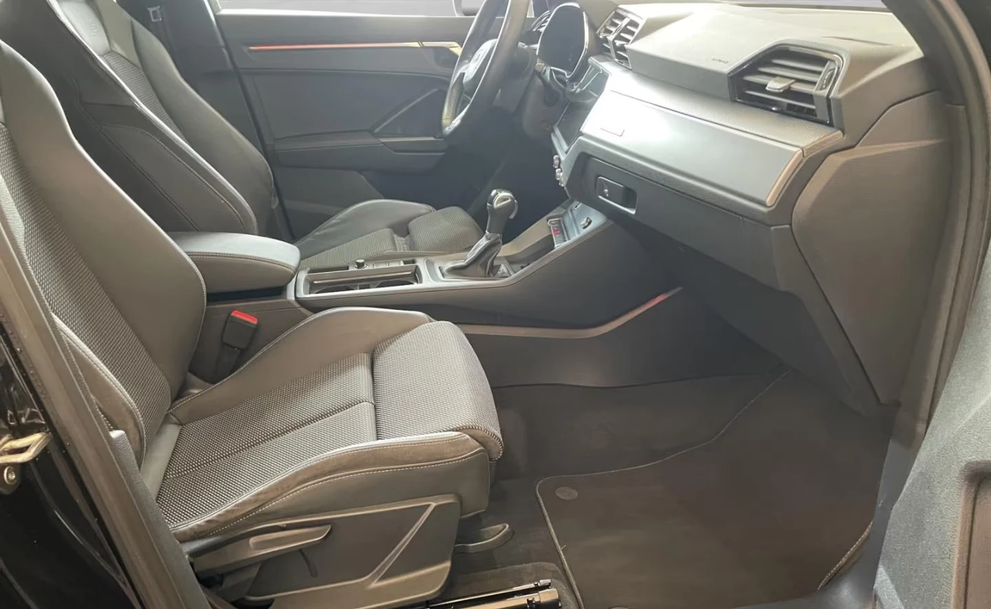 Audi Q3 45TFSIe/245HP/S-LINE/LED/CARPLAY/AMBI/DIGITAL/839f | Mobile.bg   14