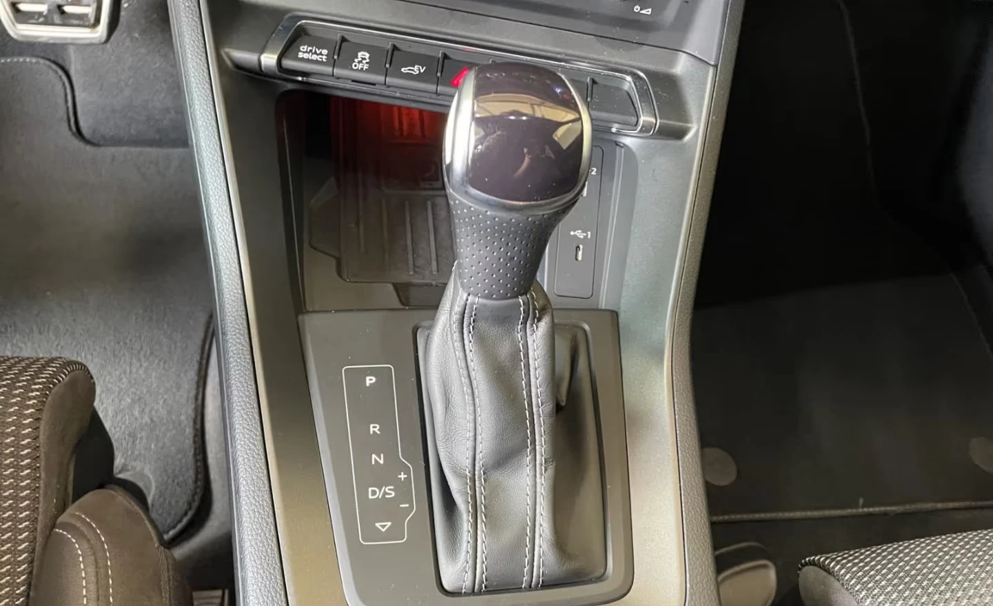 Audi Q3 45TFSIe/245HP/S-LINE/LED/CARPLAY/AMBI/DIGITAL/839f | Mobile.bg   13