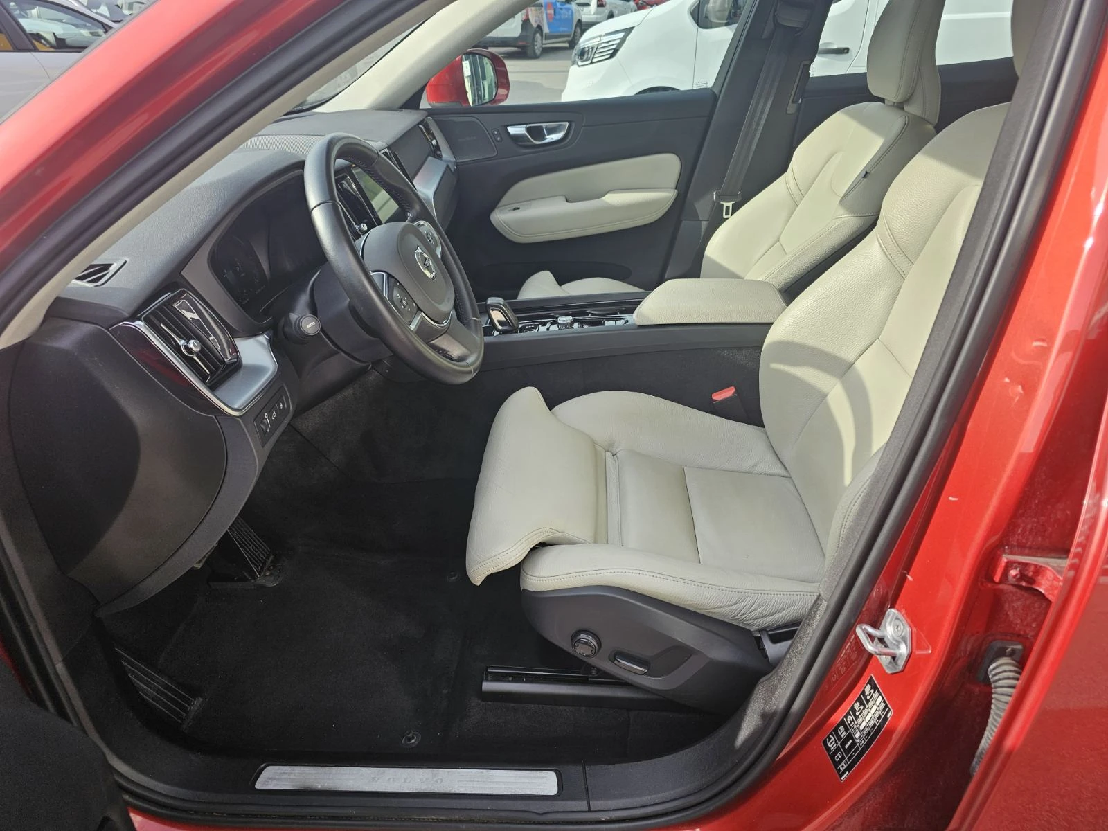 Volvo XC60 2.0 PLUG-IN HYBRID 390 hp 4x4 | Mobile.bg   16