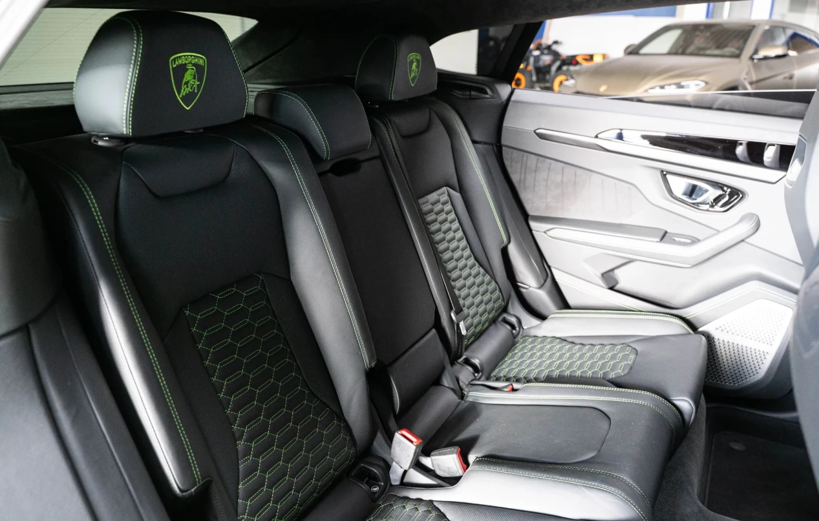 Lamborghini Urus  4.0 V8 4WD  - изображение 10